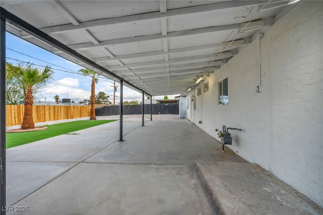 525 Essex West Drive