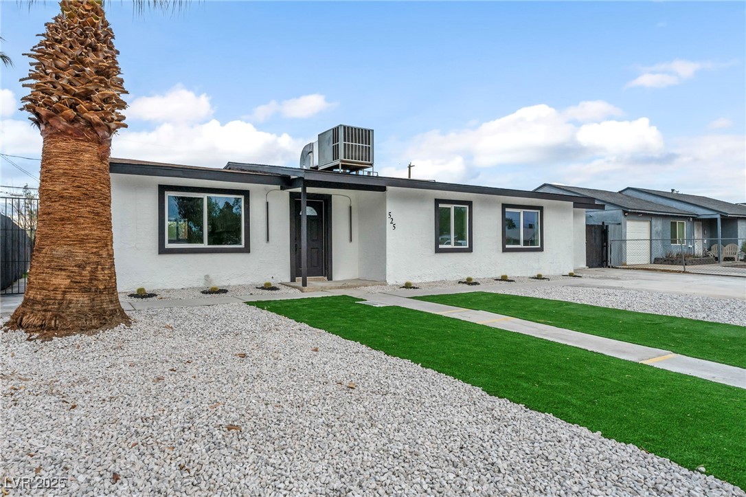 525 Essex West Drive