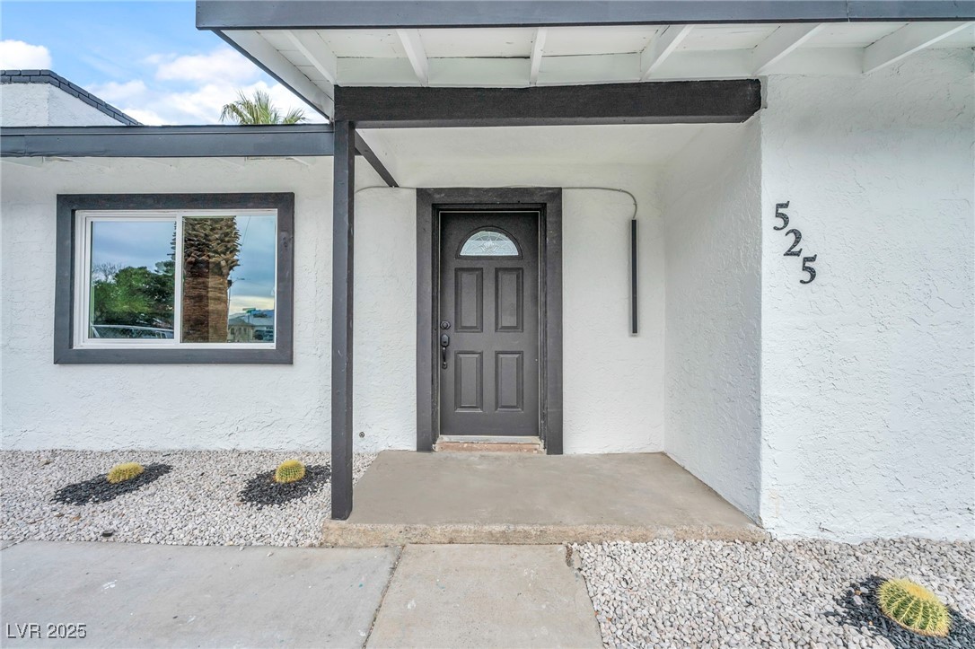 525 Essex West Drive