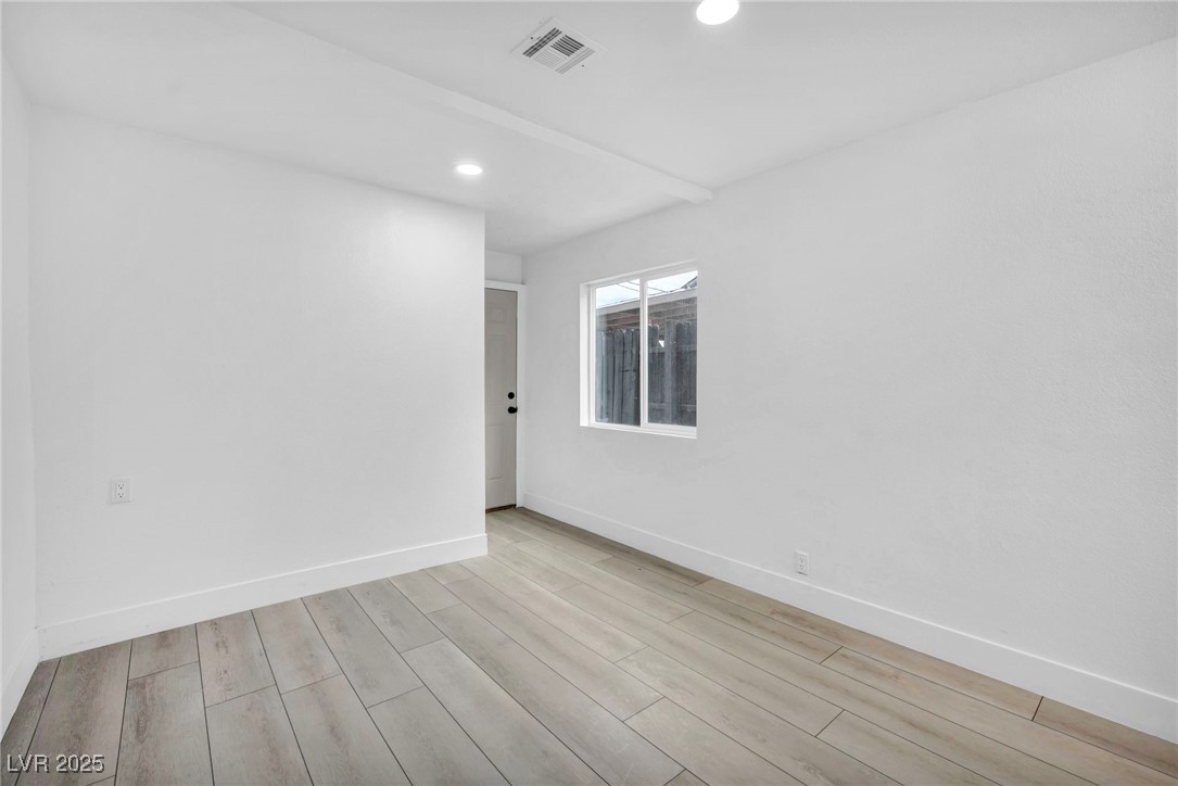 525 Essex West Drive