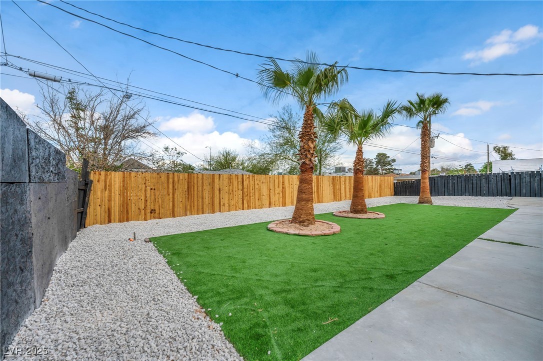 525 Essex West Drive