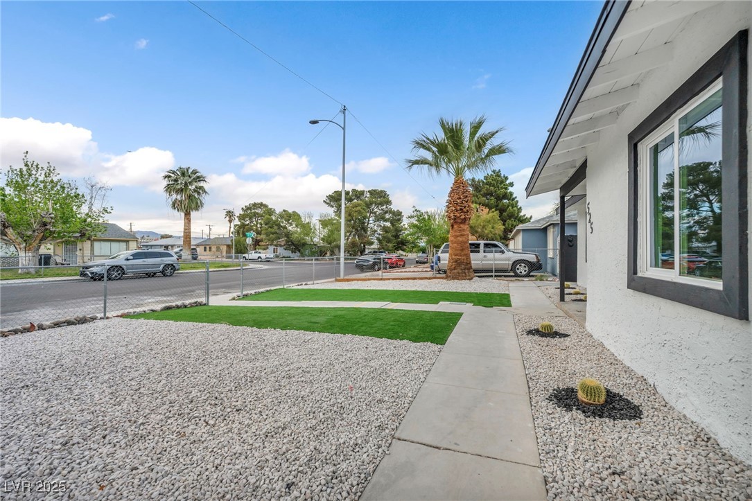 525 Essex West Drive