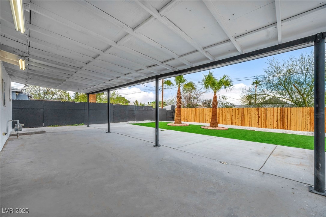 525 Essex West Drive