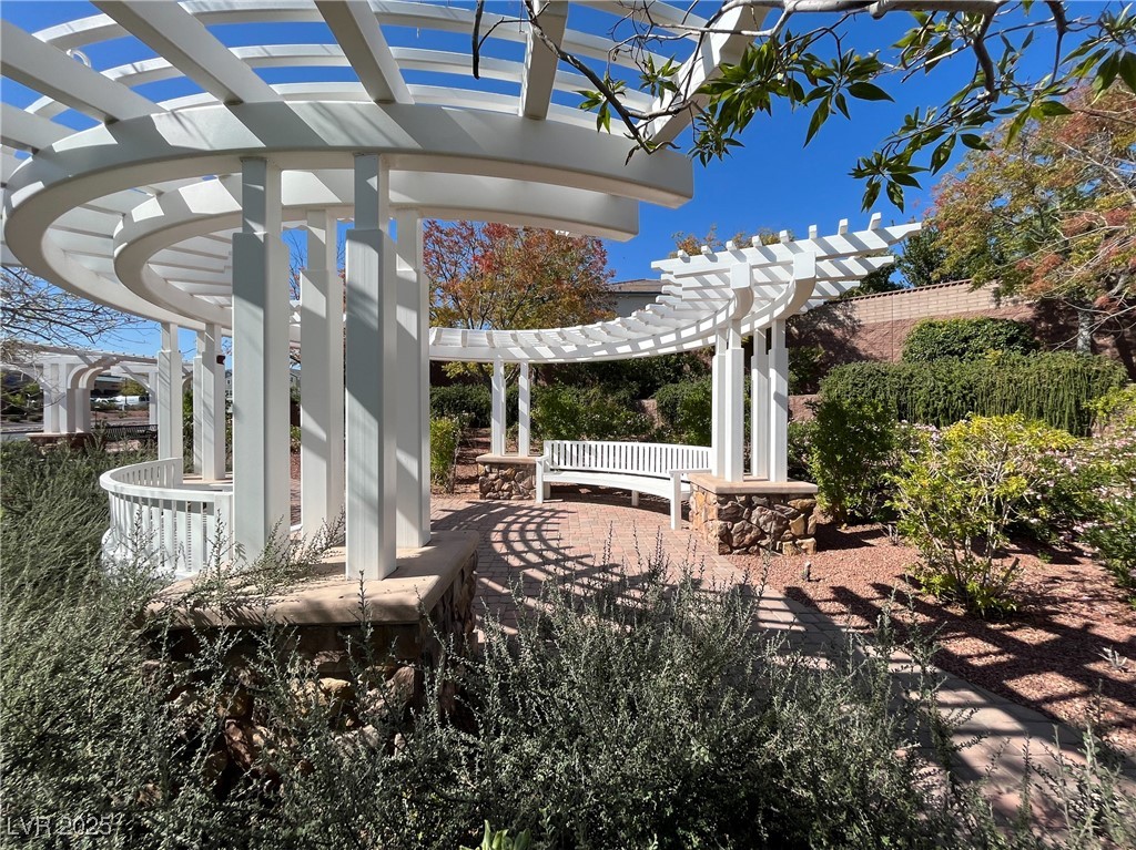 7743 Tree Lane Peak Court