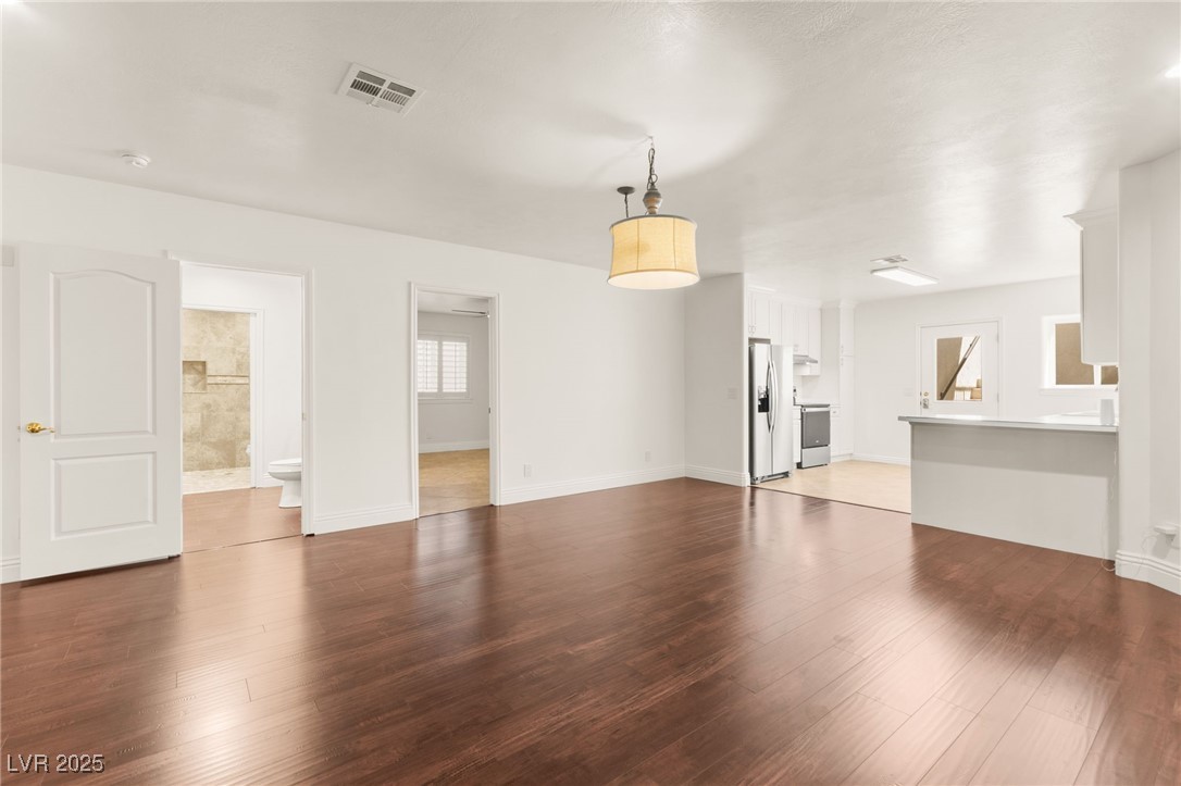 1535 Independence Way