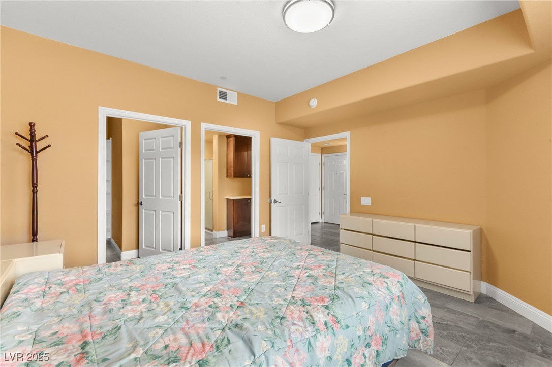 6868 Sky Pointe Drive 1104