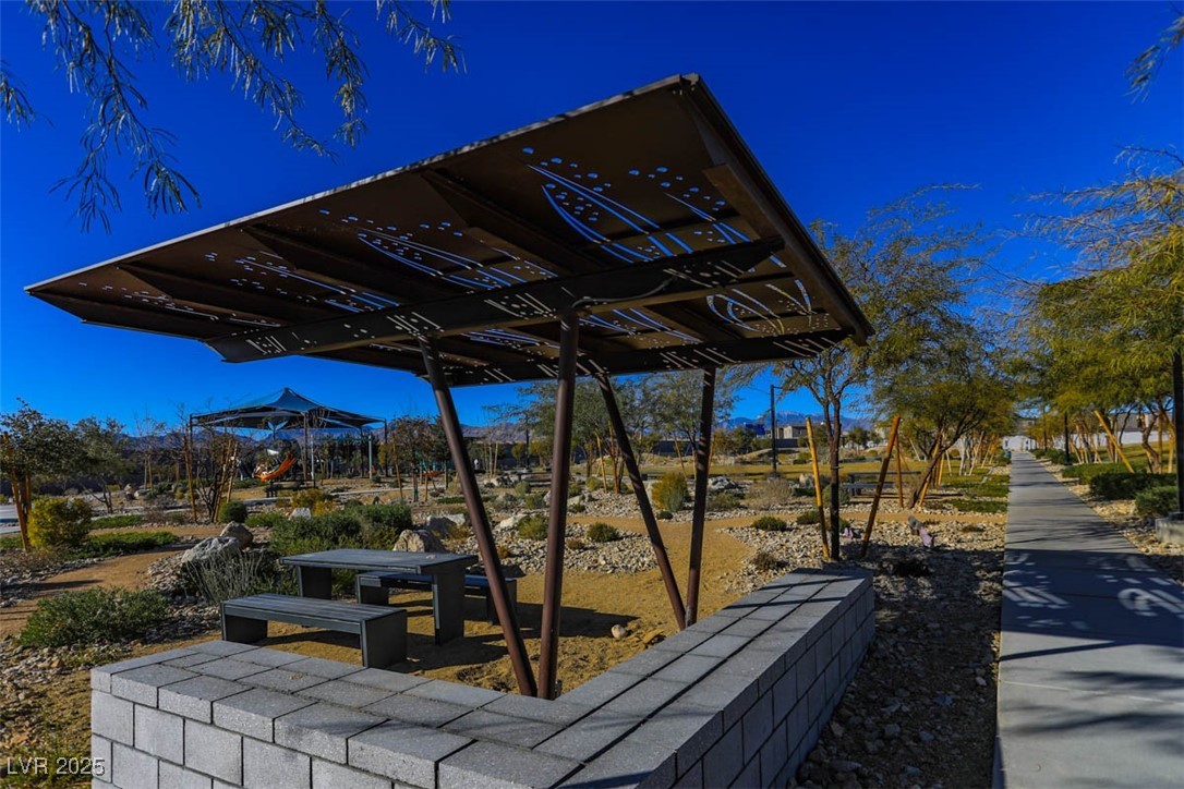 9428 Noble Fir Ridge Avenue