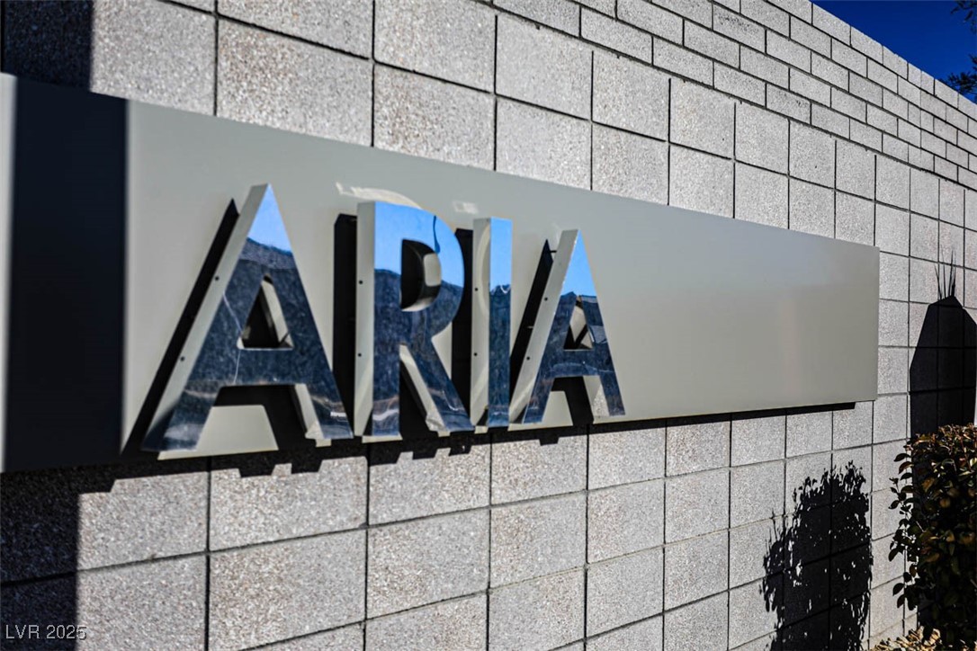 9428 Noble Fir Ridge Avenue