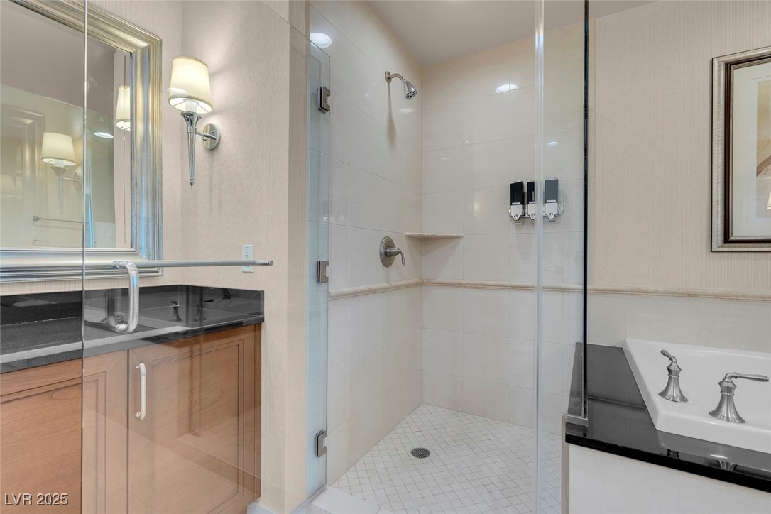 125 East HARMON Avenue 2220
