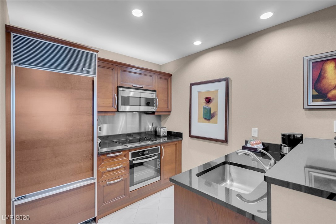 125 East HARMON Avenue 2220