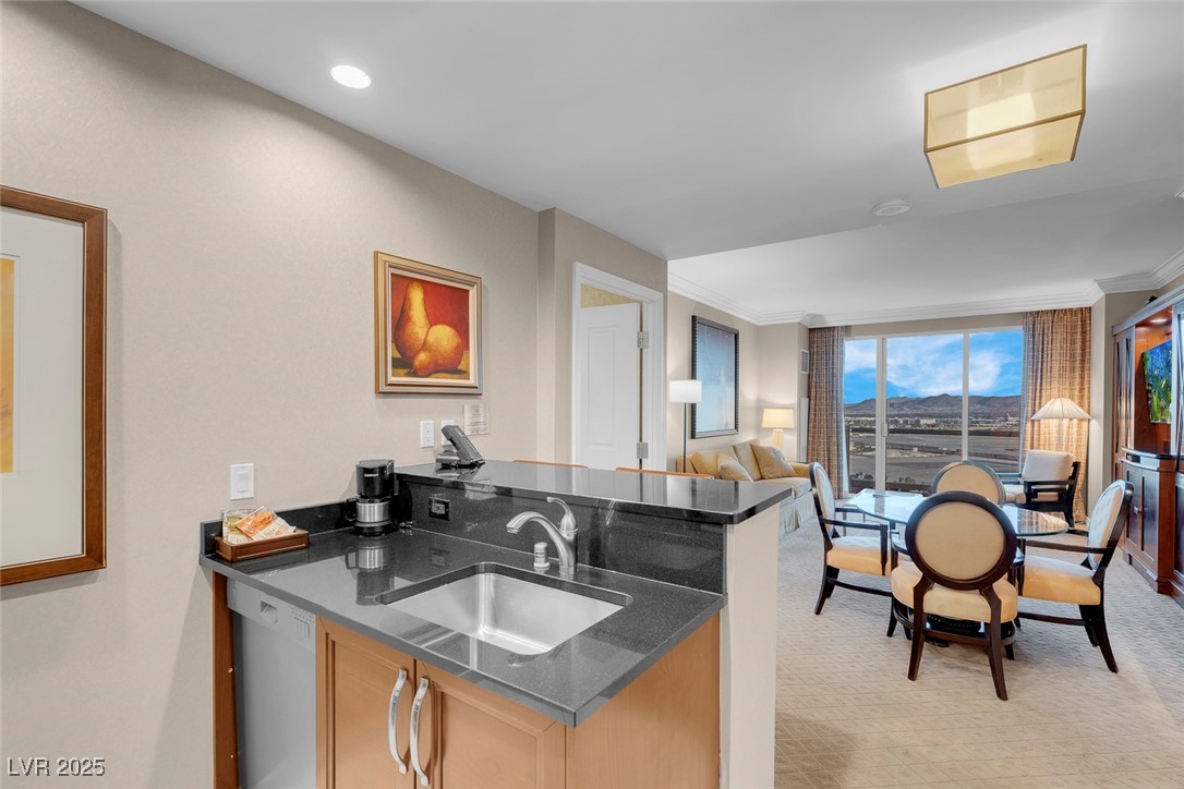 125 East HARMON Avenue 2220