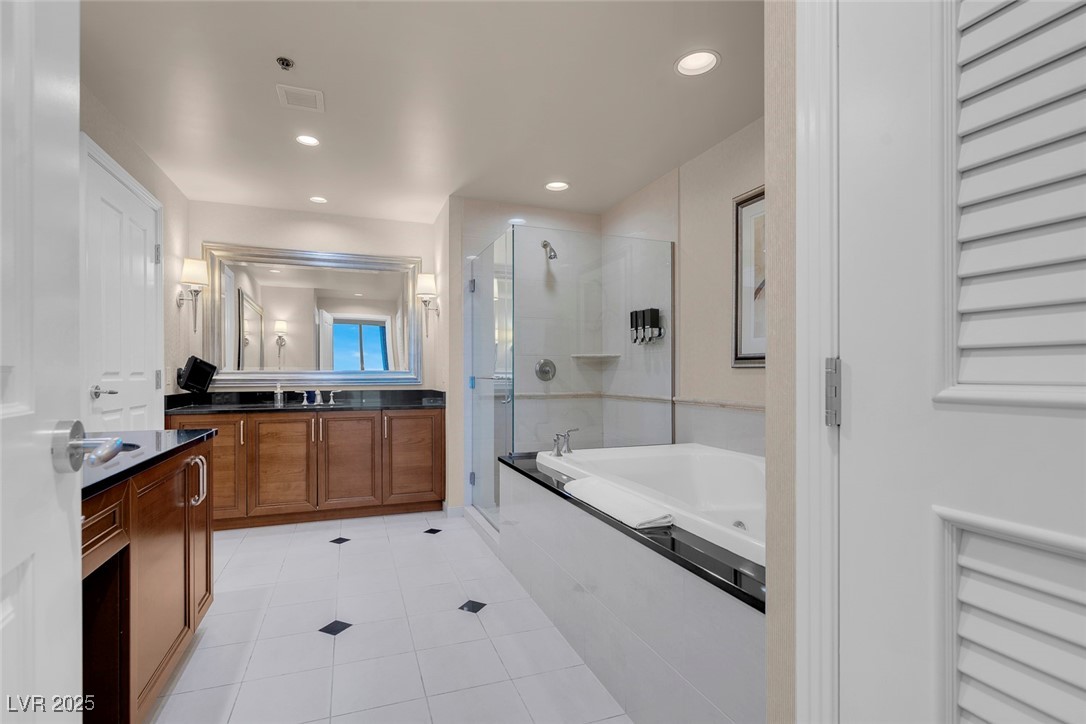 125 East HARMON Avenue 2220