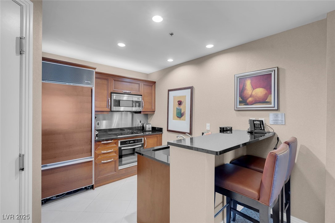 125 East HARMON Avenue 2220