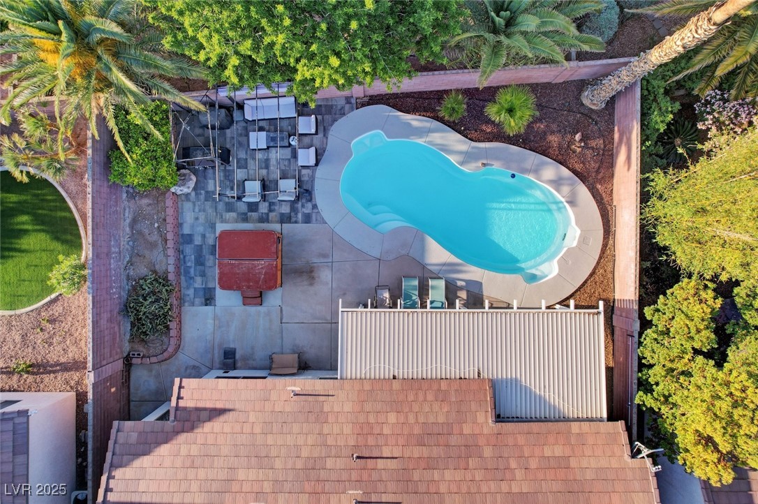 1078 Sandstone Canyon Street