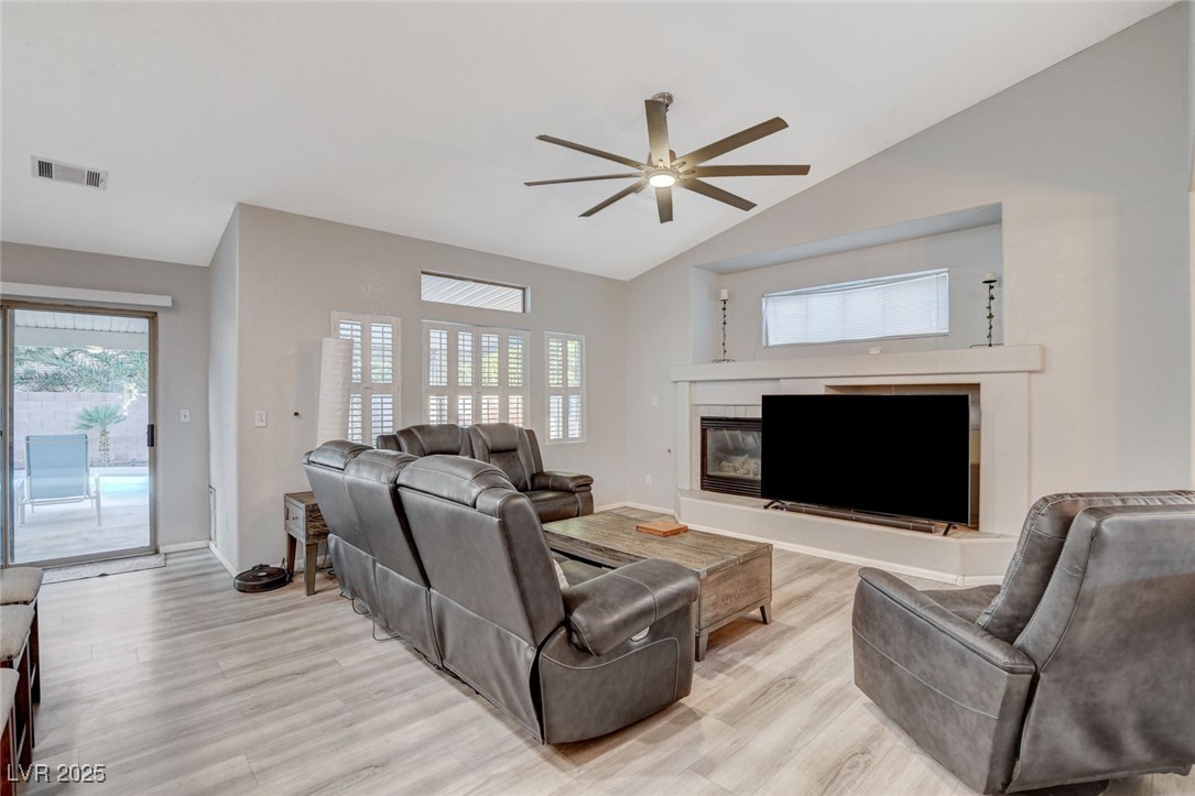 1078 Sandstone Canyon Street