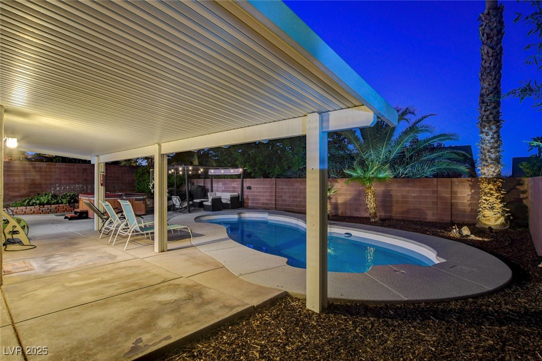 1078 Sandstone Canyon Street