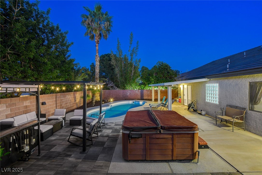 1078 Sandstone Canyon Street