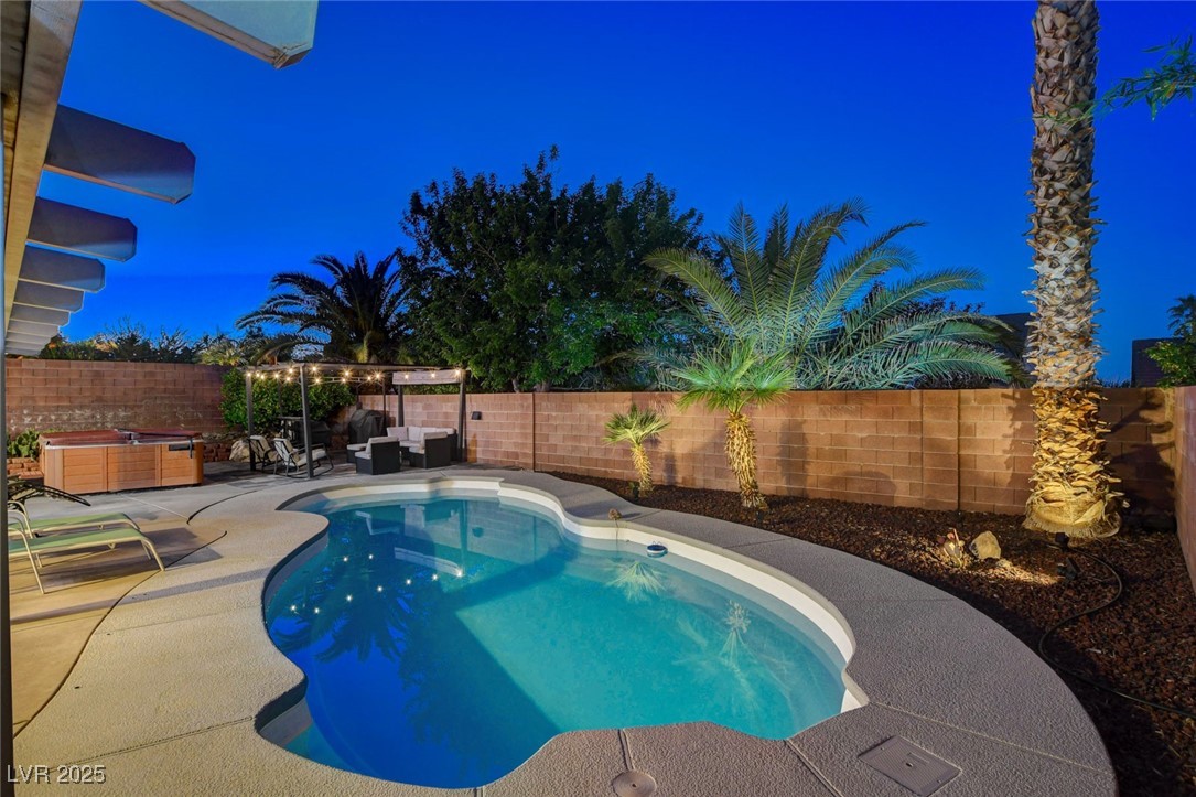 1078 Sandstone Canyon Street