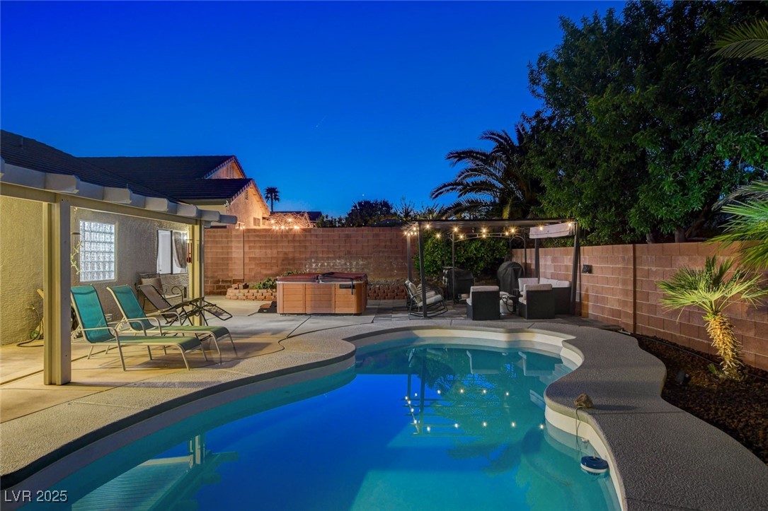 1078 Sandstone Canyon Street
