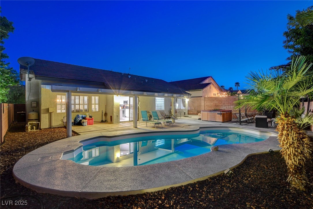 1078 Sandstone Canyon Street