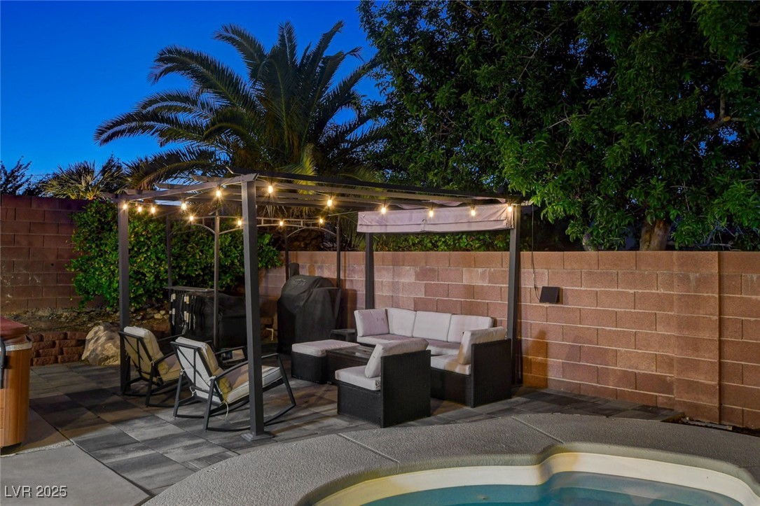 1078 Sandstone Canyon Street