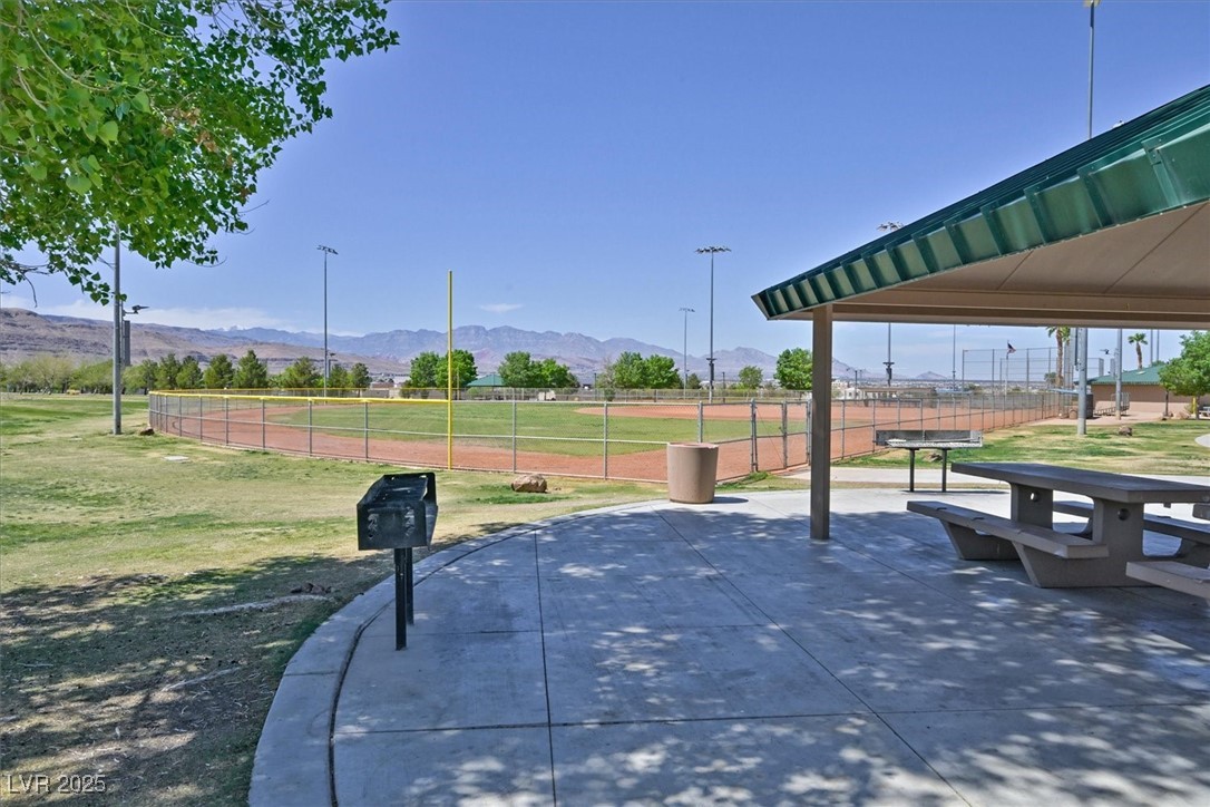 8919 Don Valley Avenue