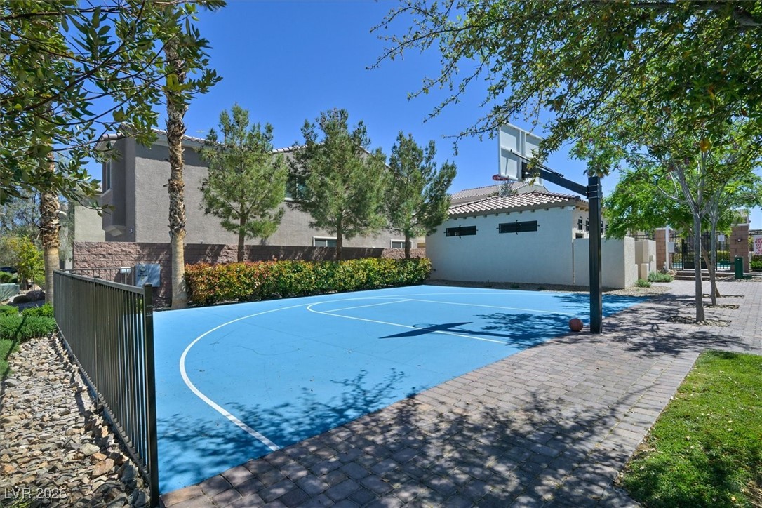 8919 Don Valley Avenue