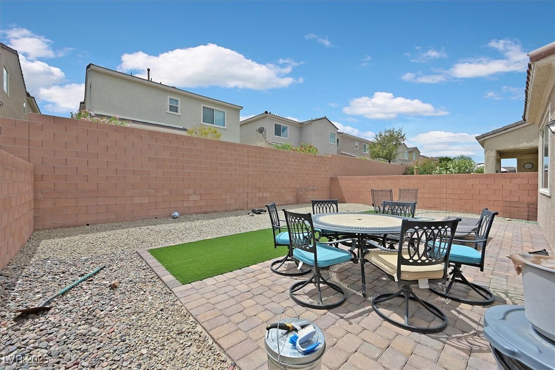 8919 Don Valley Avenue