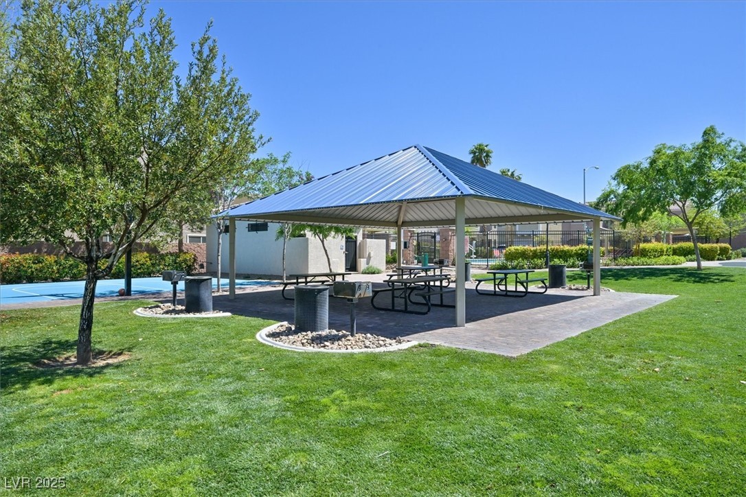 8919 Don Valley Avenue