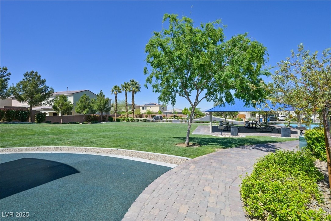 8919 Don Valley Avenue