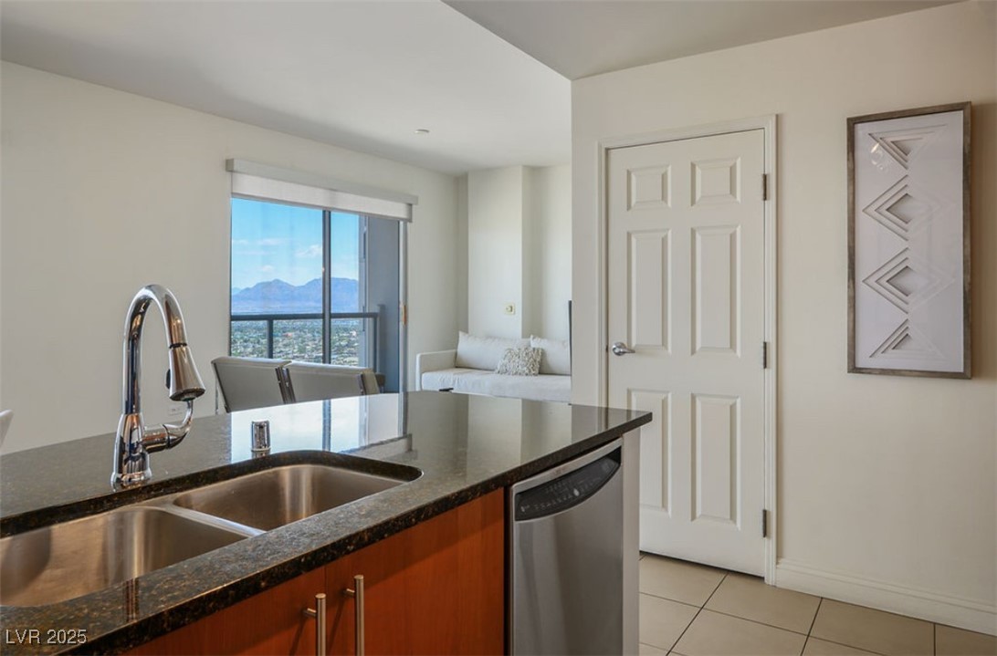 200 West Sahara Avenue 3312