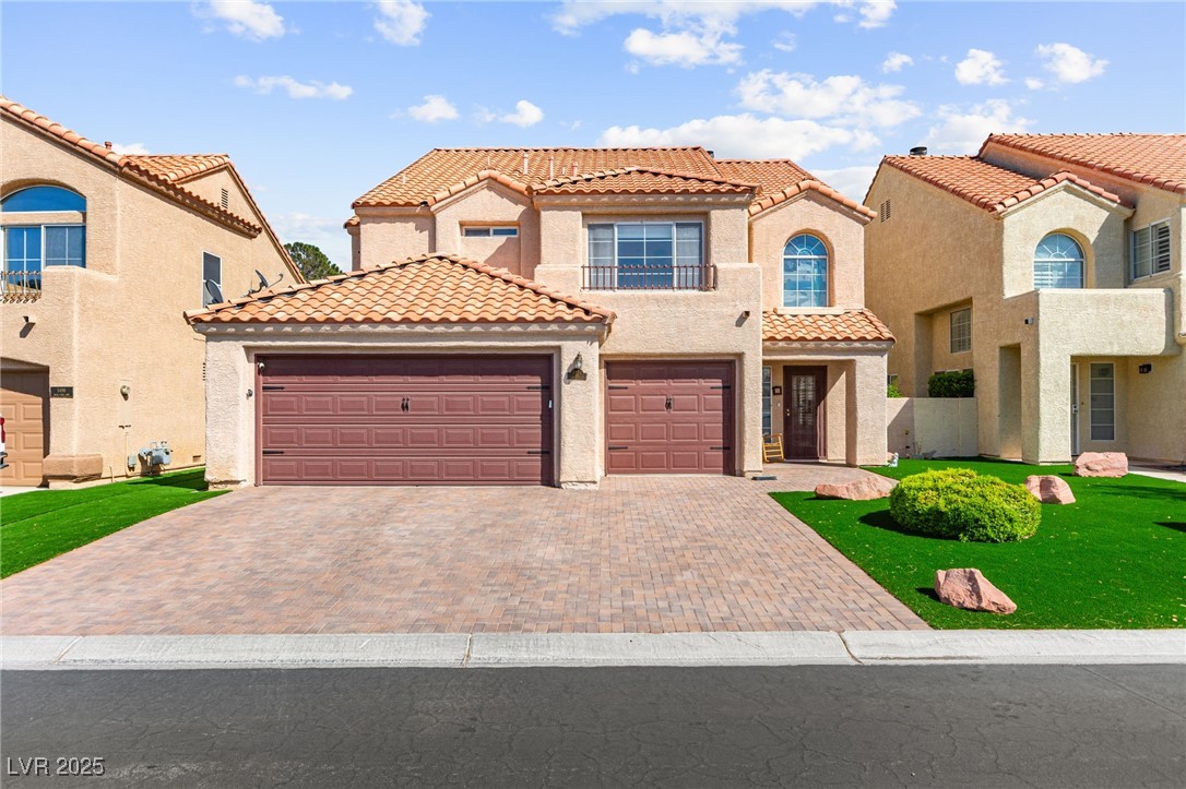 5492 Royal Vista Lane