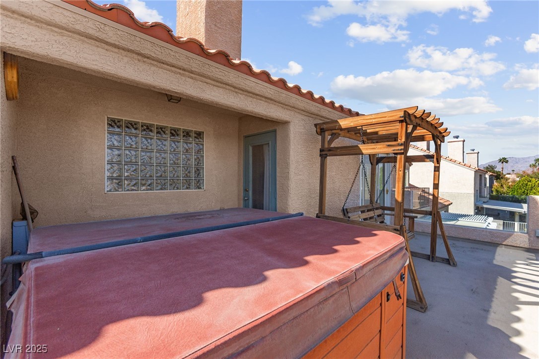 5492 Royal Vista Lane
