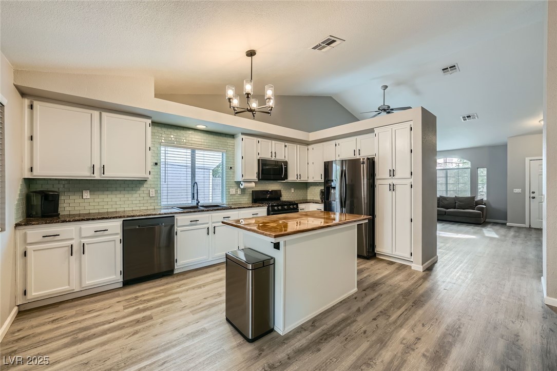 5516 Gulf Springs Court