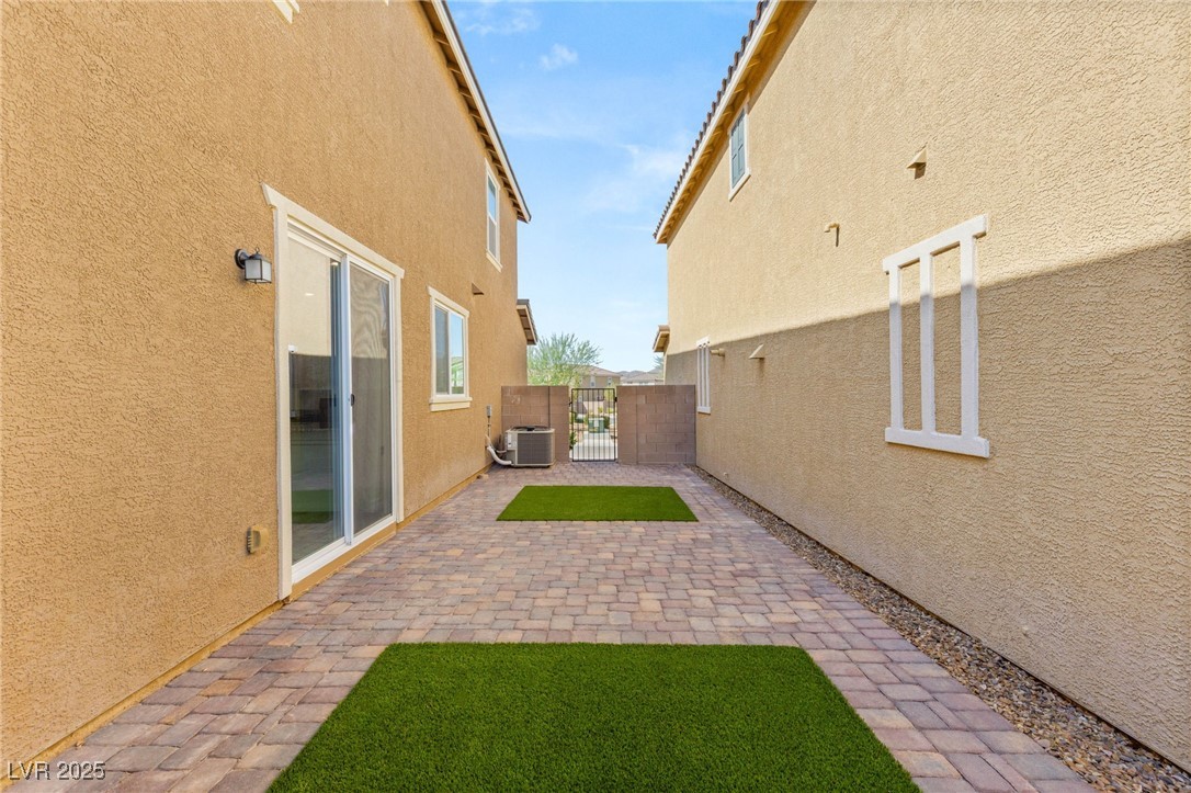 2467 Bellinzona Place