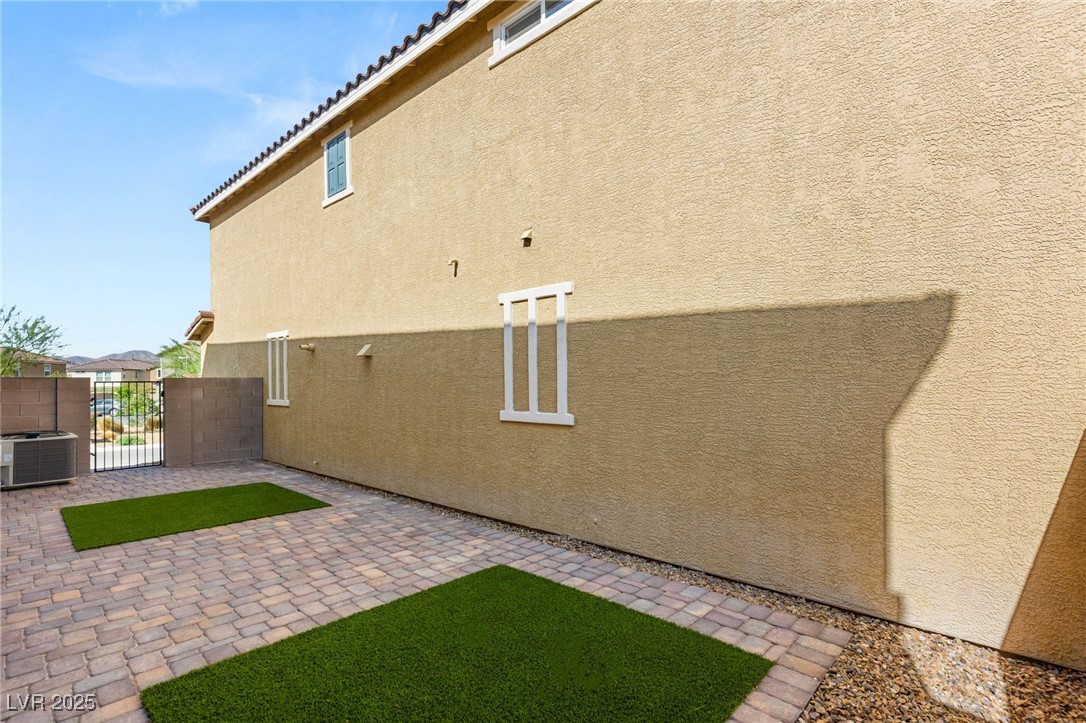 2467 Bellinzona Place