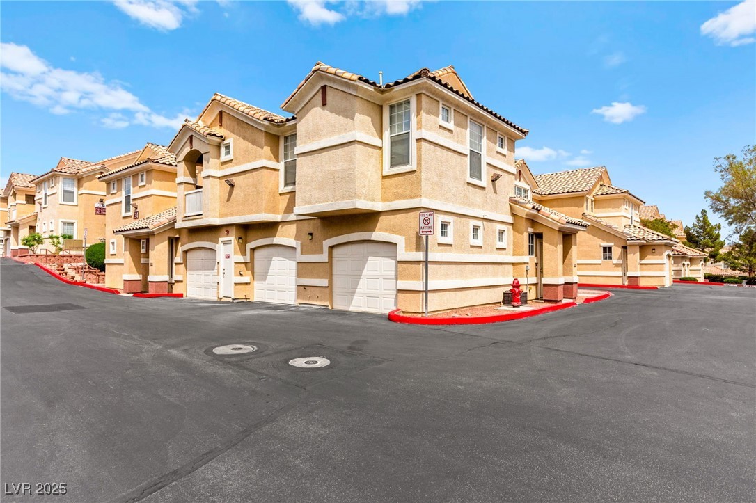 5855 Valley Drive 1101