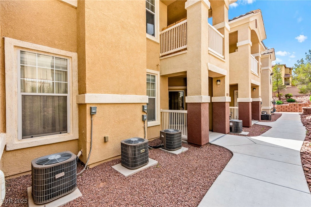 5855 Valley Drive 1101