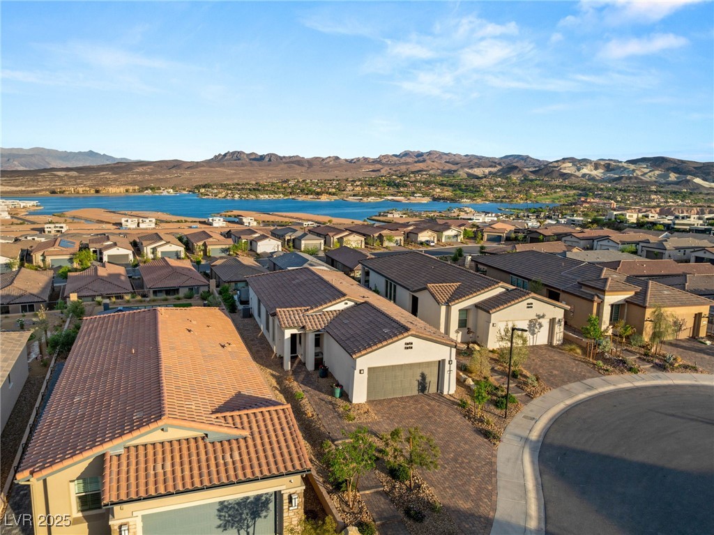 46 Lake Bluff Court