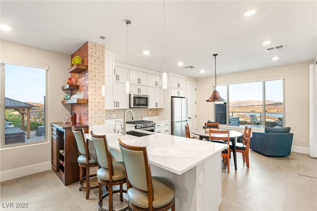 46 Lake Bluff Court