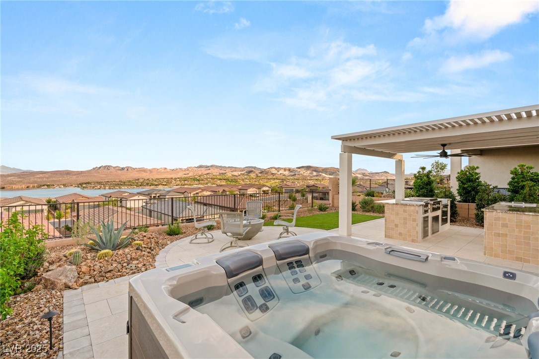 46 Lake Bluff Court