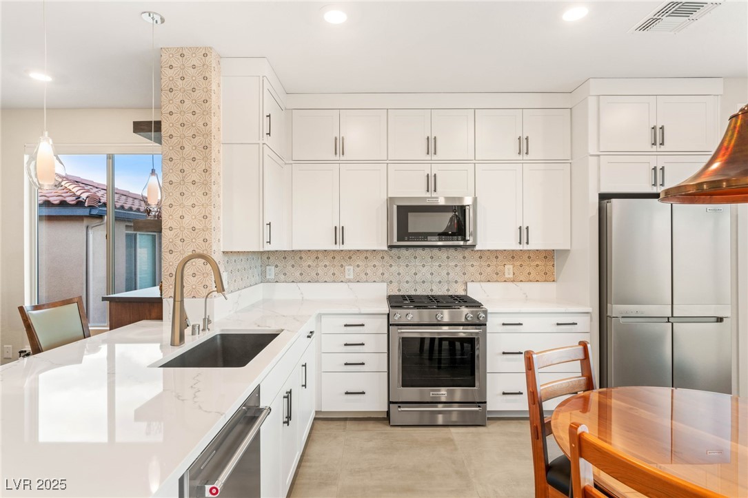 46 Lake Bluff Court