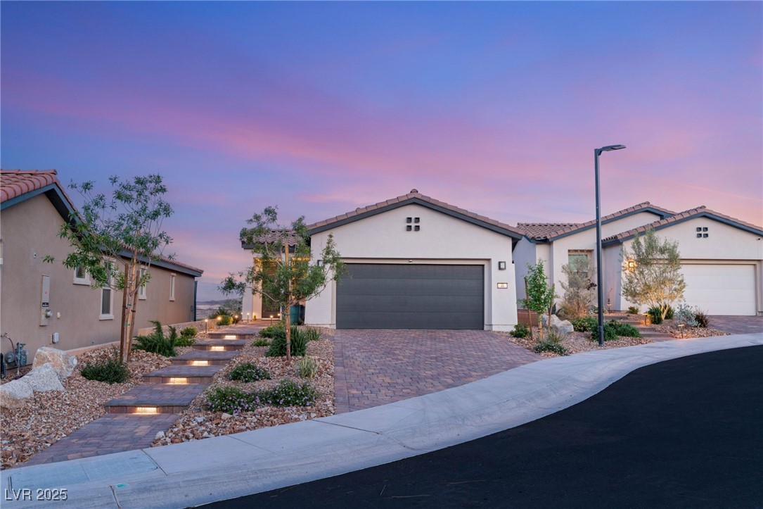 46 Lake Bluff Court