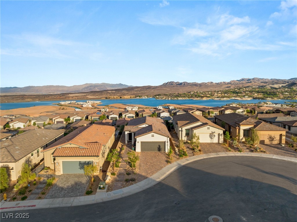 46 Lake Bluff Court