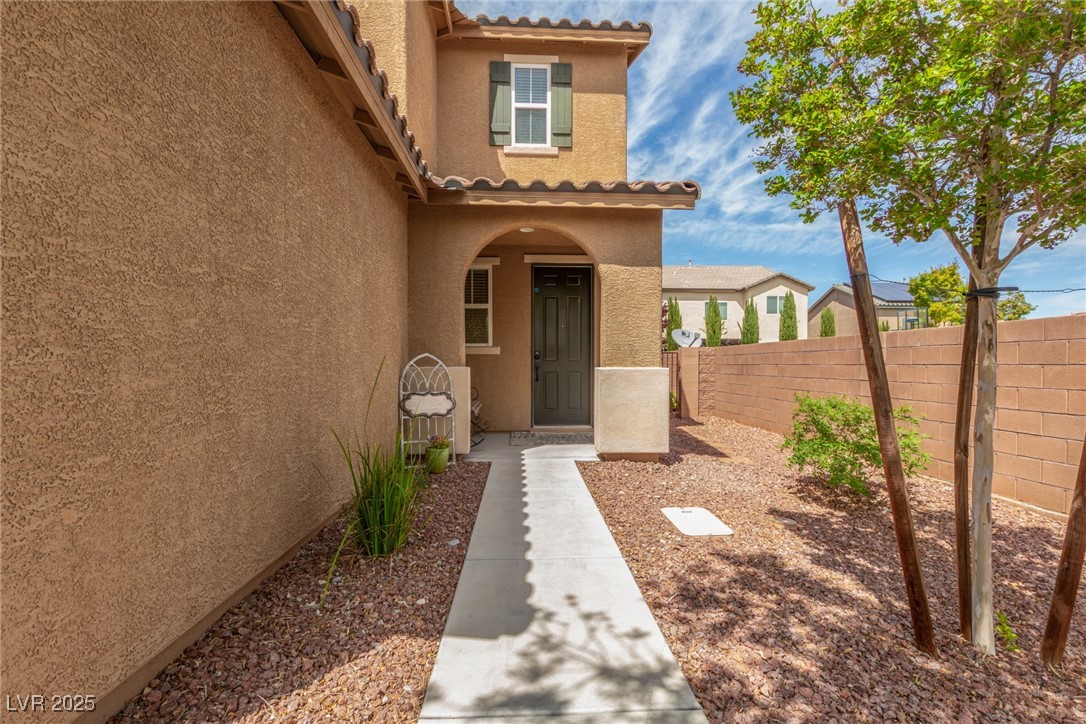 10528 Emerald Path Avenue