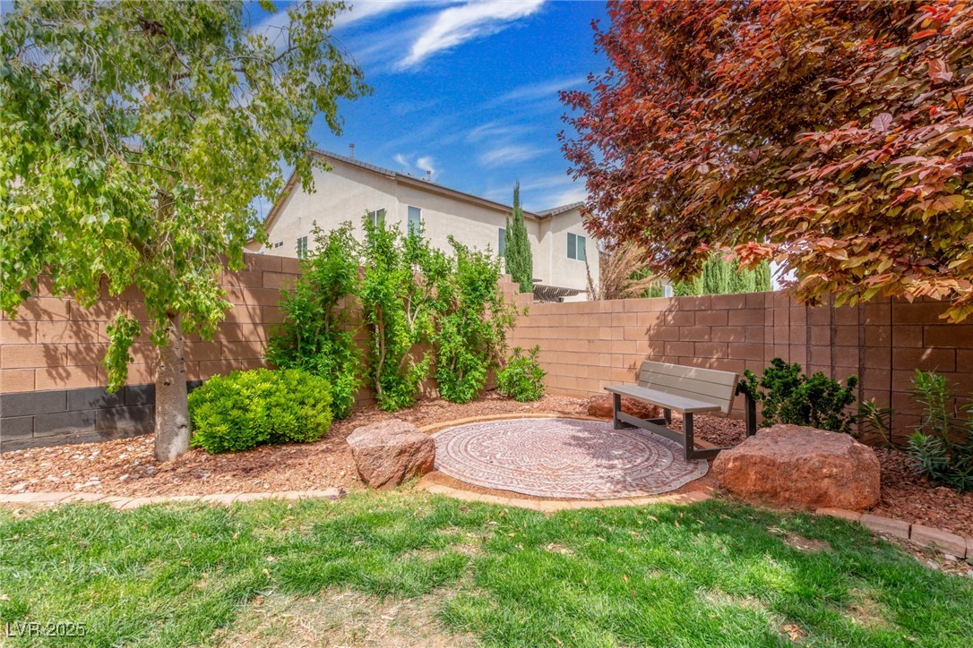 10528 Emerald Path Avenue