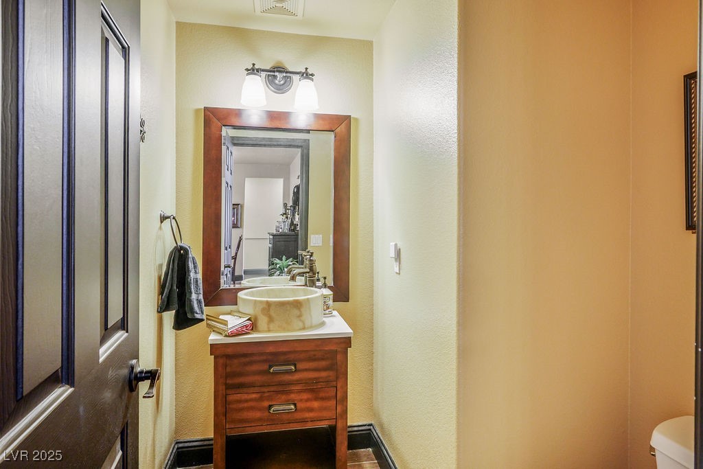 301 NEW RIVER Circle