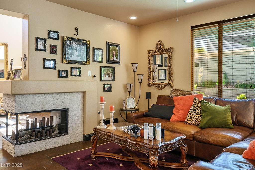 301 NEW RIVER Circle