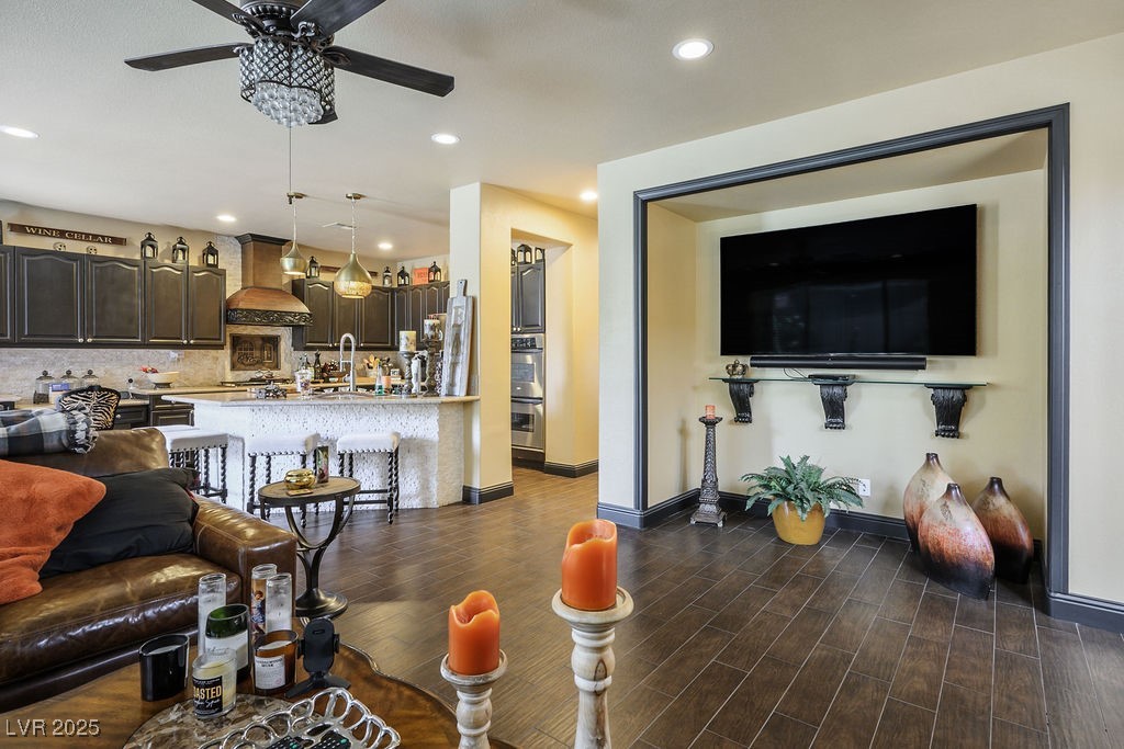301 NEW RIVER Circle