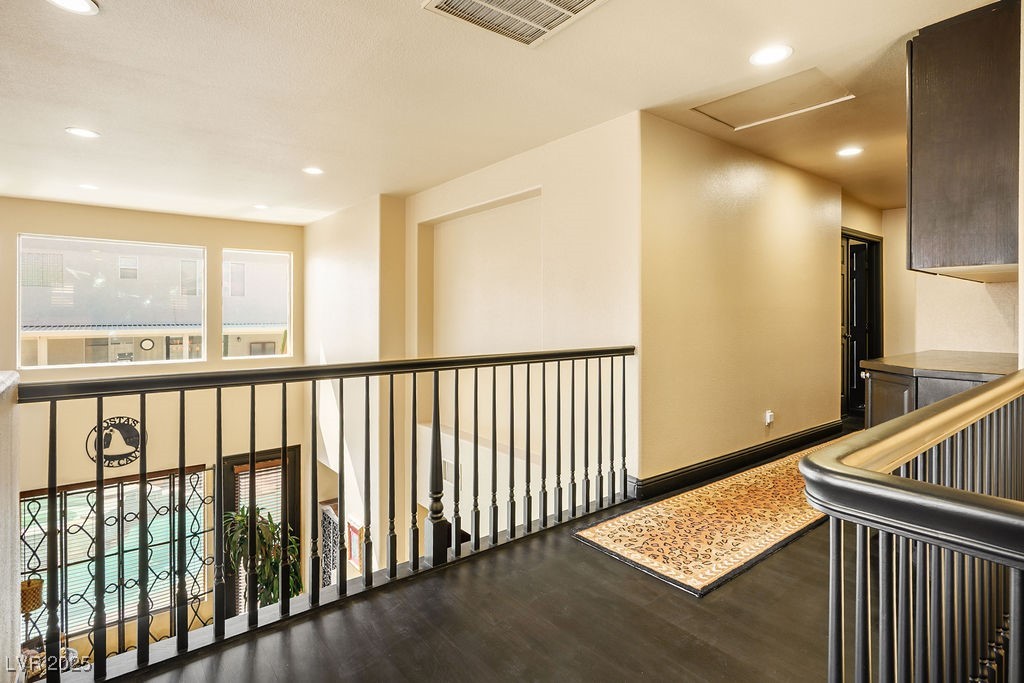 301 NEW RIVER Circle